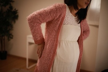 妊婦さんの腰痛リスクは足裏に現れる? おなかが大きくなる前に知っておきたい歩き方の変化
