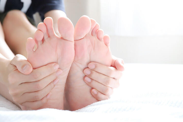 それ、足底腱膜炎かも？　朝のかかとの痛みを放置してはいけない理由
